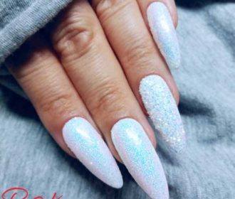 Jak stosować pyłek do paznokci hybrydowych?