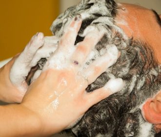 Jak wybrać szampon do włosów?