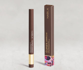 Jak dobrać kolor kredki do brwi?