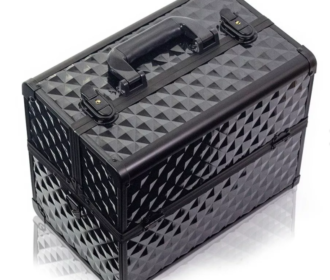 Kuferek na kosmetyki – sposób na porządek