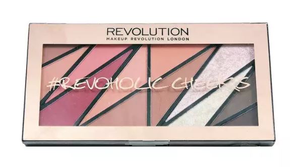 Paletka Revolution – sprawdzony sposób na efektowny i trwały makijaż
