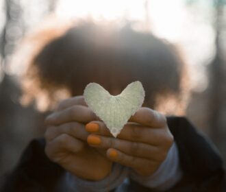 Profesjonalny manicure SPA: przygotowania i etapy wykonywania